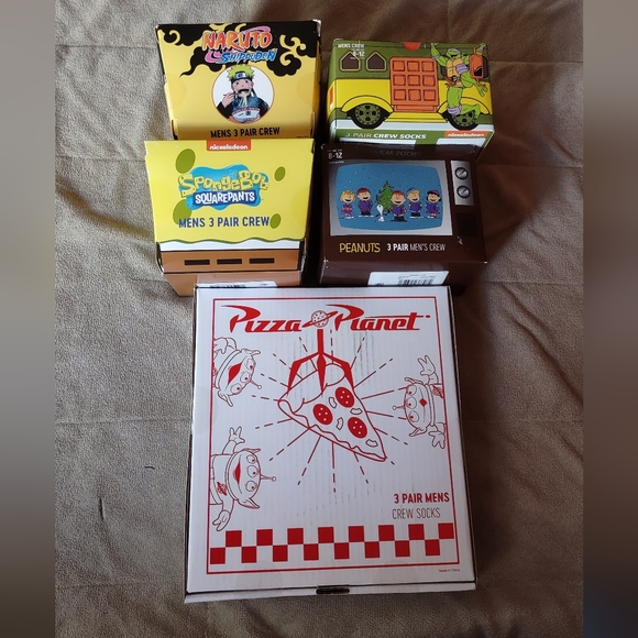 Bundle of character socks - Picture 2 of 16